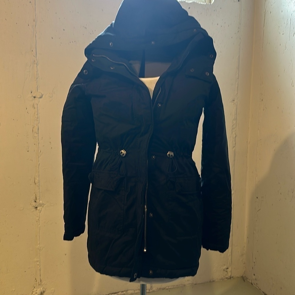 Hollister California 1922 black puffer jacket bungee waist front pockets zipper